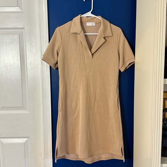 SOUTHCOTT Dresses & Skirts - NWOT Women’s Southcott Tan Striped Collared Dress Size 1 US Small